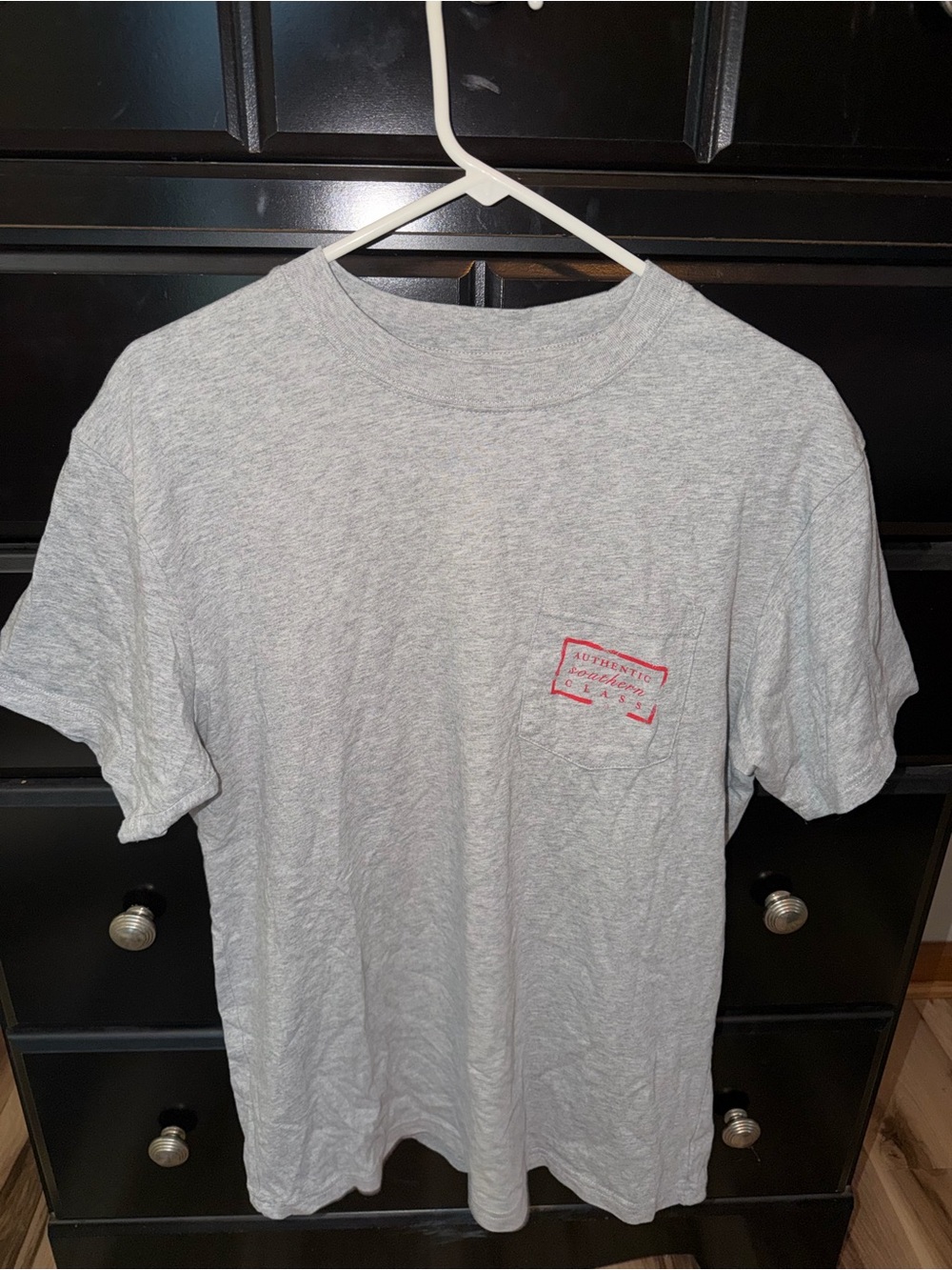Southern Marsh Light Gray Short-Sleeve Pocket Tee with Red Chest Detail